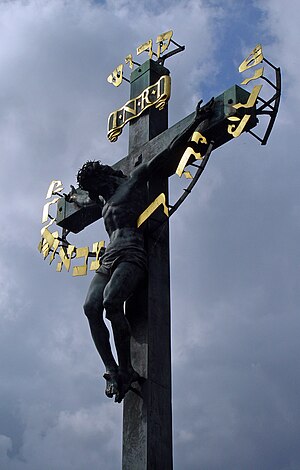 English: The Crucifix and Calvary statue on th...