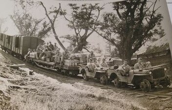 Doppelbespannung eines langen Zugs mit Jeeps