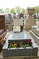 Sépulture d'Isaac Klainfinger (1897-1941) au cimetière du Père Lachaise (Paris), fusillé au Mont Valérien le 15 août 1941 et de Samuel Melman (1925-1944), résistant, membre du maquis de l'Oisans, torturé et fusillé par les Nazis le 11 août 1944 à Grenoble.