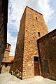 Der Torre Civica im Ortskern, der Campanile von Pietro e Paolo im Hintergrund