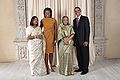 Pääministeri Sheikh Hasina presidentti Barack Obaman kanssa Metropolitan Museum of Artissa New Yorkissa vuonna 2009