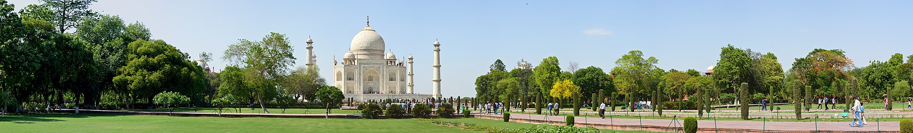 Panorama des jardins du Taj Mahal