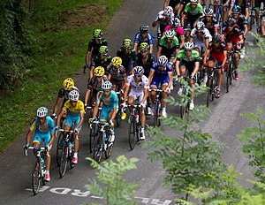 Tour de France 2014, groep gele trui (14867262214).jpg