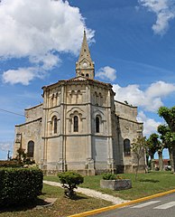Le chevet de l'église Saint-Delphin.