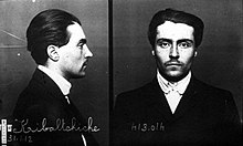 La foto segnaletica scattata a Victor Serge dalla polizia francese il giorno del suo arresto il 31 gennaio 1912, in occasione delle indagini sulla Banda Bonnot.