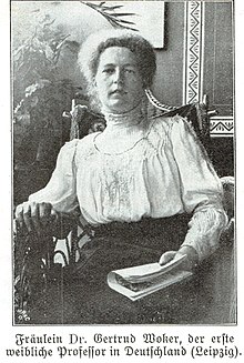 Woker Gertrud ca 1911.jpg