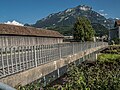 Strassenbrücke von 1974 mit alter Holzbrücke flussaufwärts