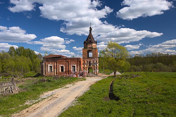 28. Церковь Святой Троицы в Головино, Петушинский район Автор — Bergentroll