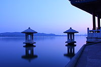 Autumn Moon Over the Calm Lake, a famous topic for Chinese poems and songs, West Lake in Hangzhou, Zhejiang Province, China צולם ע"י: Jeff chenqinyi