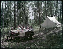 Ужин в лагере в национальном парке Элк Айленд, Альта.jpg