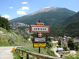 The road into Avrieux