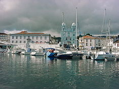 Baía de Angra do Heroísmo e igreja da Misericórdia, ilha Terceira, Açores, Portugal.JPG