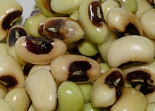 Black-eyed peas close up.jpg