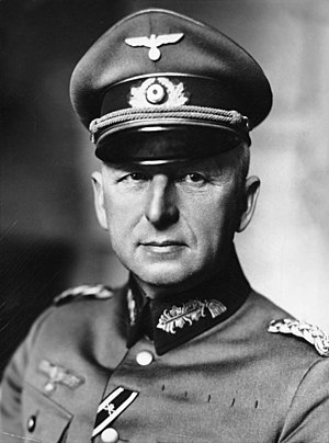 В форме генерал-лейтенанта, 1938 год