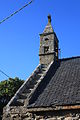 La chapelle Sainte-Brigitte : escalier de toit et clocher.
