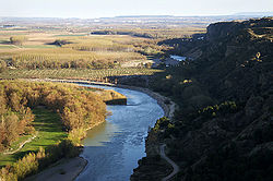 El rio Aragon visto desde lo alto del barranco de Penalen.jpg