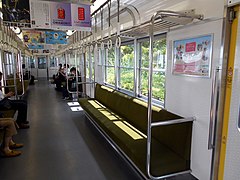 7890系の車内