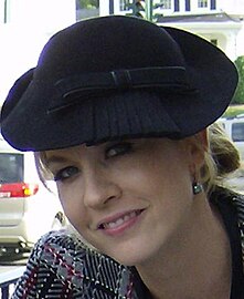 جنا الفمن برنده بهترین بازیگر نقش اول زن در یک سریال تلویزیونی - کمدی یا موزیکال