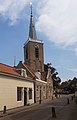 Moordrecht, de Nederlands Hervormde kerk in straatzicht