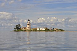 Monastère Spasso-Kamenni sur le lac Koubenskoïe.