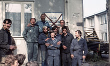 Lenin Shipyard workers, Poland, on strike in August 1980, with the name of the state-controlled trade union crossed out in protest Strajk sierpniowy w Stoczni Gdanskiej im. Lenina 09.jpg