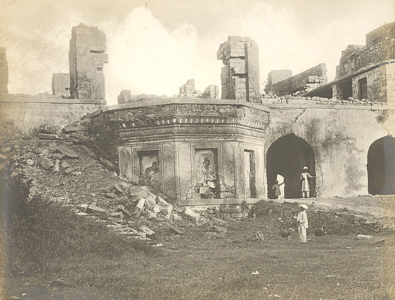 File:Throne at the palace, Kondapalli, Kistna District.jpg