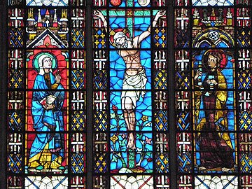 Troyes (10) Basilique Saint-Urbain Vitrail de la Crucifixion.jpg