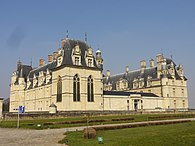 Ecouen (95), chateau d'Ecouen, facade est 2.jpg