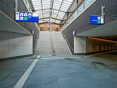 Geldermalsen, Treppe vom Fußgängertunnel zum Inselbahnsteig