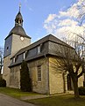 Kirche mit Ausstattung, ehem. Kirchhof mit Baumbestand und Gefallenendenkmal