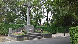 Calvaire des églises Saint-Nicolas et Saint-Clément, cimetière du Plomeux.