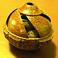 ブラジルナッツの殻を用いた工芸品