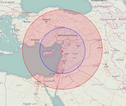 Пузырь запрета на доступ к территории, созданный системами Искандер-М и С-400, развернутыми на российской авиабазе Хмеймим. Красный - дальность действия баллистической ракеты (700 км). Синий - максимальная дальность действия системы С-400 с ракетой 40Н6 (400 км).