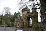 Mauldslie West Lodge, gateway and gates