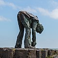 2. Standbeeld van een dijker op de Afsluitdijk .