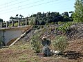 Monumento agli uccisi sotto il ponte della ferrovia