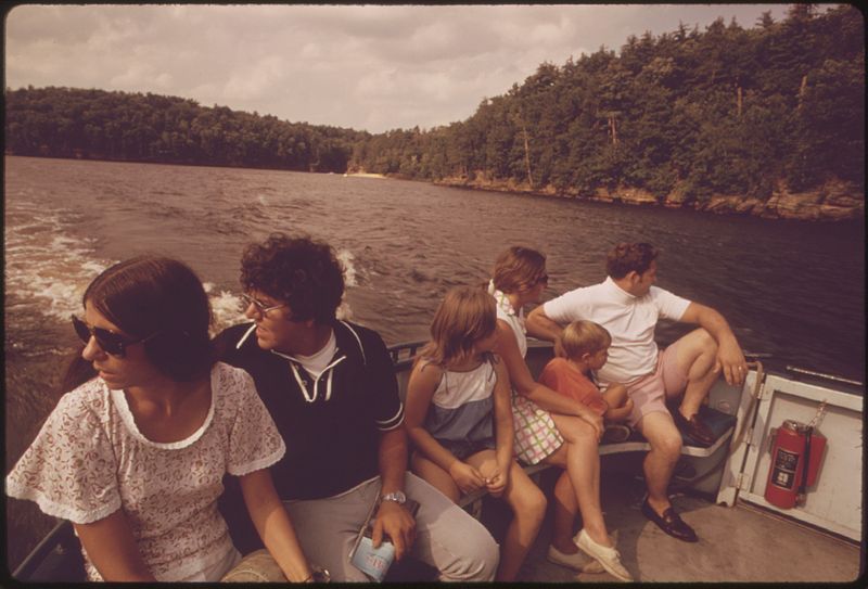 File:NEAR THE TOWN OF WISCONSIN DELLS THE WISCONSIN RIVER CHANNELS THROUGH DEEP, SOFT SANDSTONE CLIFFS, CUTTING THE ROCK... - NARA - 554177.jpg