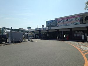 東口