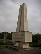 Le Monument aux héros de l'Armée noire.