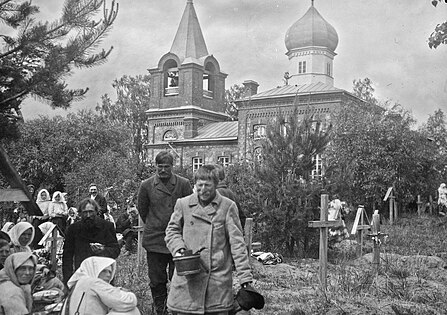Церковь и кладбище в Лоботке, 1912 год