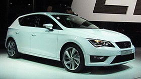 Seat Leon III (front quarter).JPG