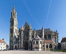 Senlis Cathedral Exterior, Picardy, France - Diliff.jpg