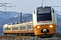 JR東日本所属のE653系1000番台。2013年9月より使用を開始し、新潟 - 秋田で見られる。