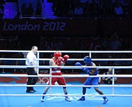 Achtelfinale 2012: Esquiva Florentino (blau) gegen Soltan Migitinow aus Aserbaidschan