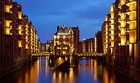 Speicherstadt abends.jpg