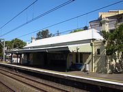 Station building on platform 3