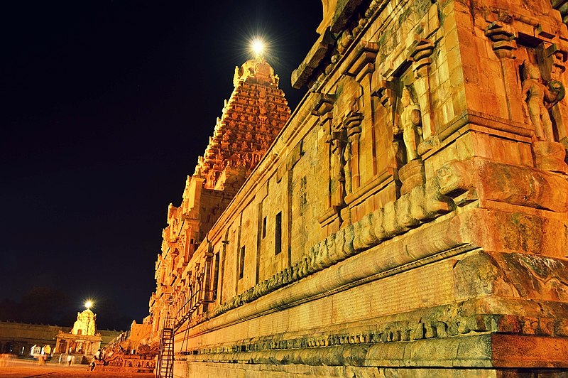 File:Temple tanjore.jpg