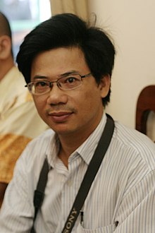 Nhà văn Thiên Sơn trong một buổi Tọa đàm khoa học tổ chức tại Viện Văn học, 2012