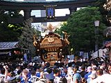 深川祭 本祭 御本社二の宮神輿（重量約2トン）（2009年8月撮影）