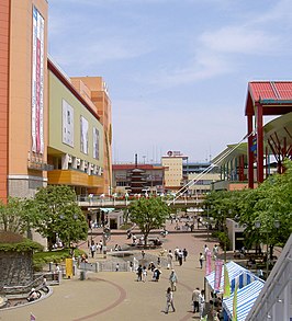Vina Walk, verkeersvrij winkelcentrum in Ebina